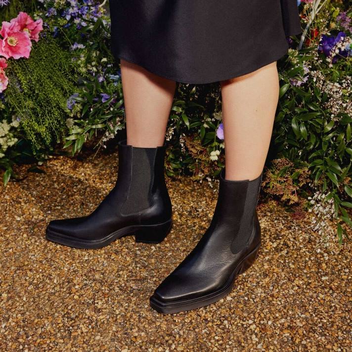 noir 8BN6288 femmes Russell And Bromley botte chelsea western nashville